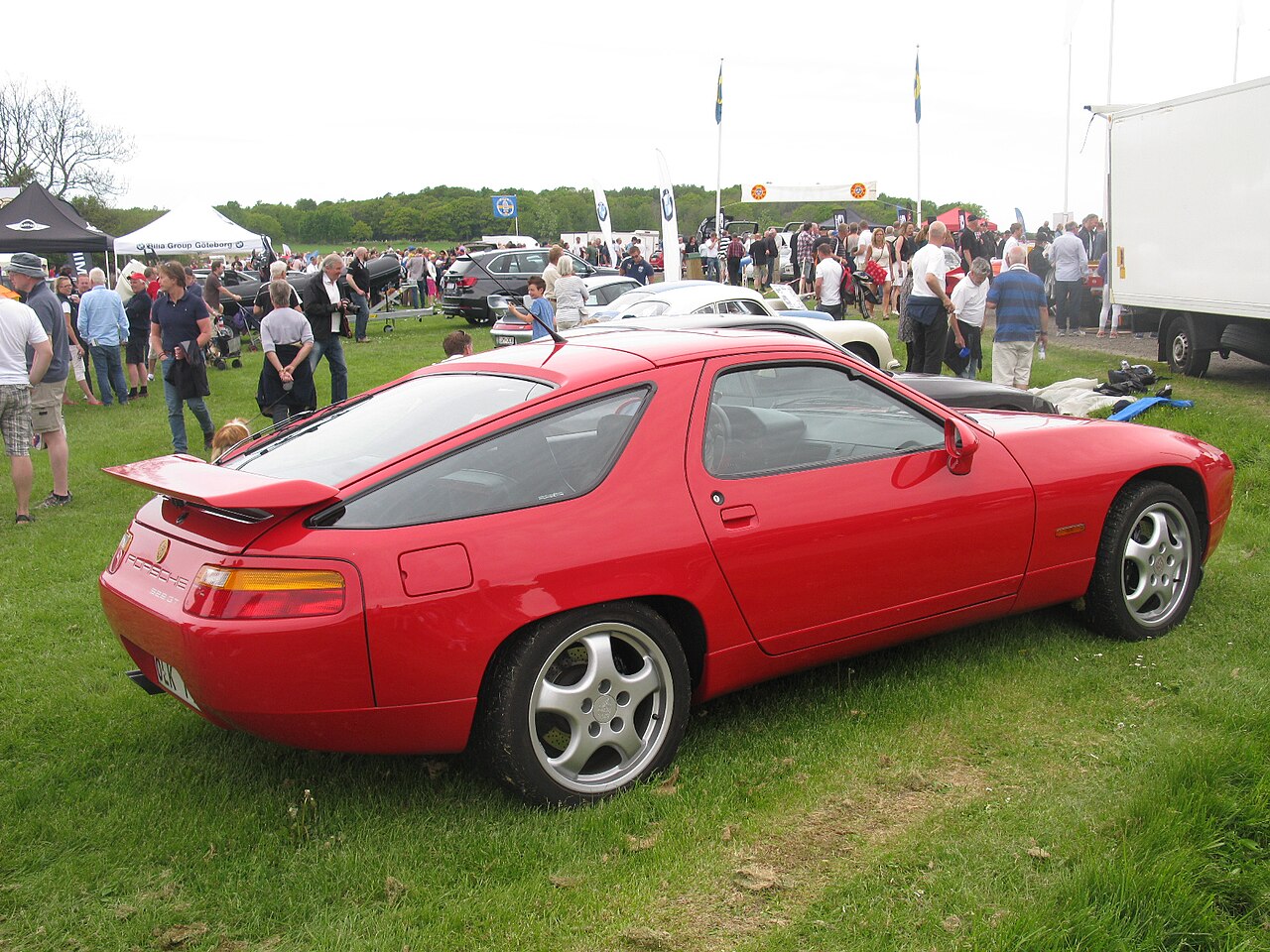 Image of Porsche 928 GT (14069244337)