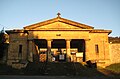 File:Portada tetrastila cementerio Berango.jpg