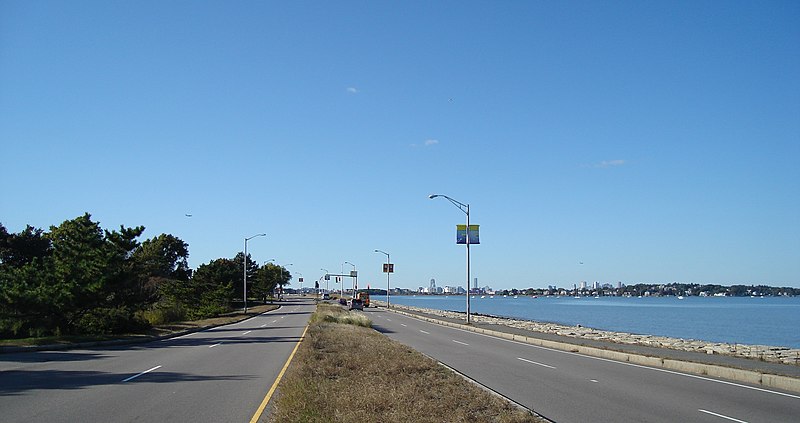 File:Quincy Shore Drive 2009.jpg