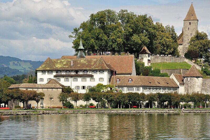 File:Rapperswil - Kapuzinerkloster - Lindenhof - Endingerturm 2011-07-25 16-32-56.jpg