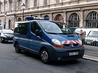 Renault TRM 2.000, PRB, bleu, gyrophare ; Gendarmerie - Esprit de