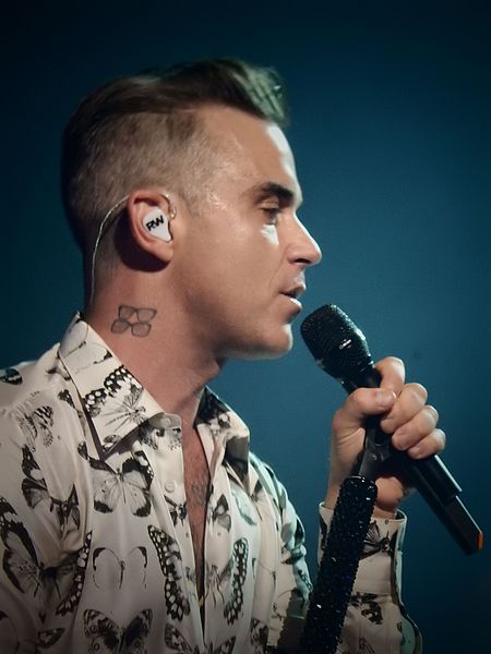 File:Robbie Williams, Roundhouse, London (Apple Music Festival) (29312808023).jpg