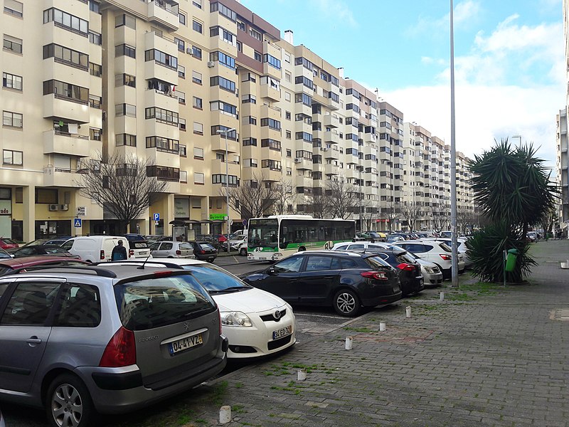 File:Rua Vasco da Gama Infantado.jpg