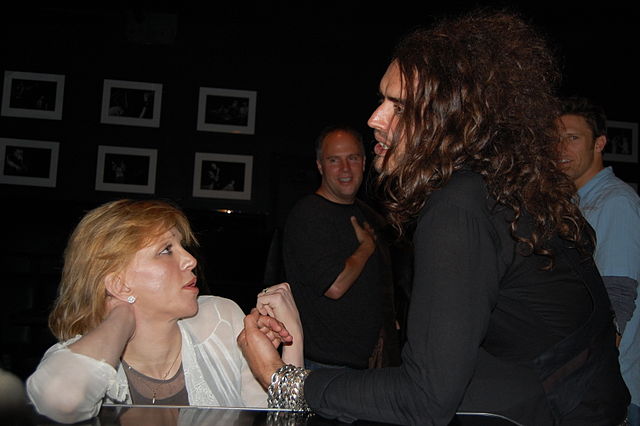 Brand speaking with Courtney Love in Los Angeles, 2008