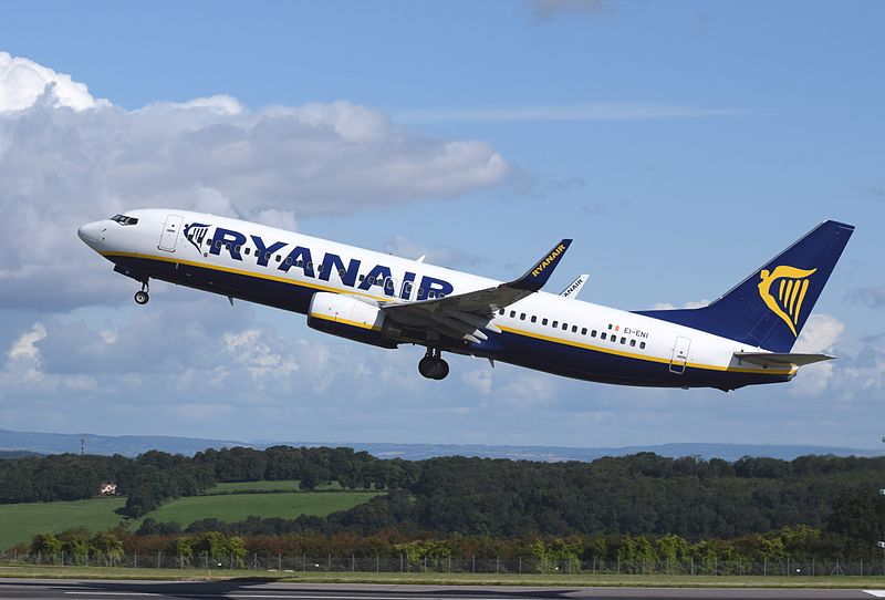 File:Ryanair Boeing 737 (EI-ENI) departs Bristol Airport 23September2014 arp.jpg