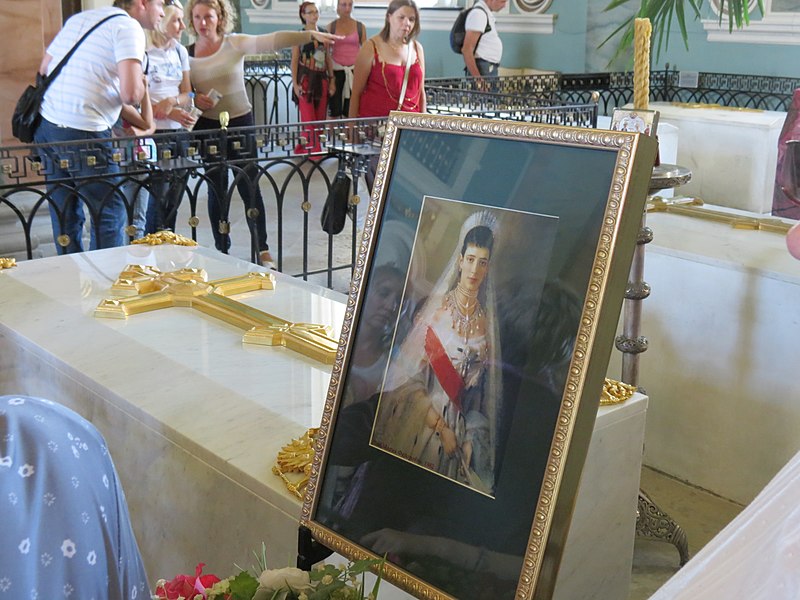 File:Saint-Petersberg, Peter Paul cathedral, coffin of empress Maria Fedorovna.JPG