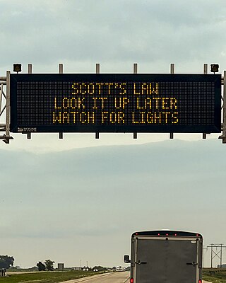 <span class="mw-page-title-main">Scott's Law</span> Move over law in Illinois