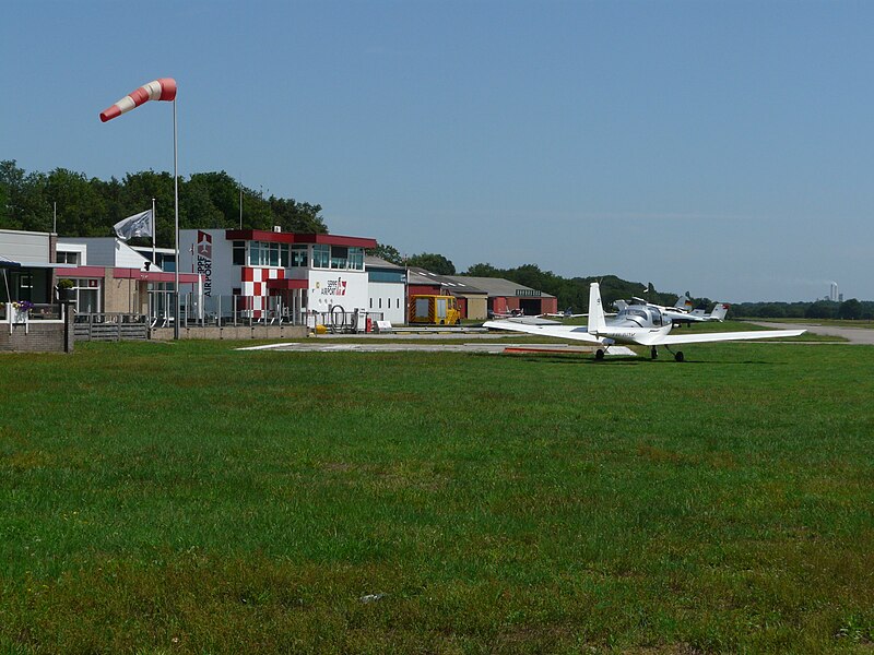 File:Seppe Airport P1070171.JPG