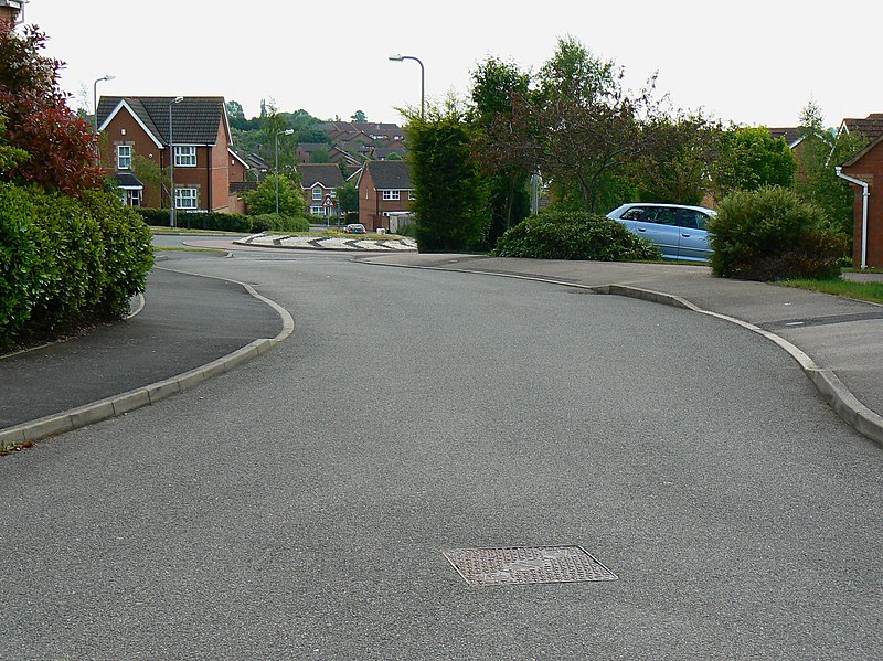 File:South-east along Rose Drive, Brackley - geograph.org.uk - 1892619.jpg