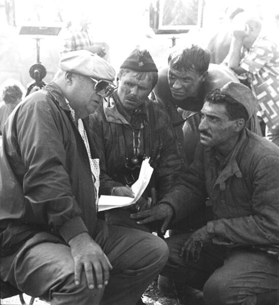 From left to right: Ozerov, Oleg Uryumtsev, Fedor Bondarchuk and Tigran Keosayan in 1987, during the filming of Stalingrad.