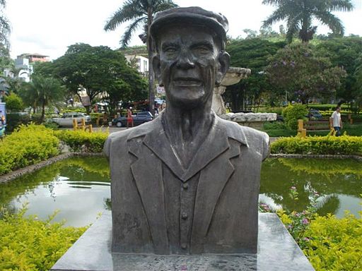 Statue de Chico Xavier, ville de Pedro Leopoldo
