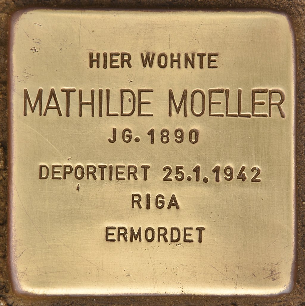 Stolperstein für Mathilde Moeller (Kleinmachnow).jpg