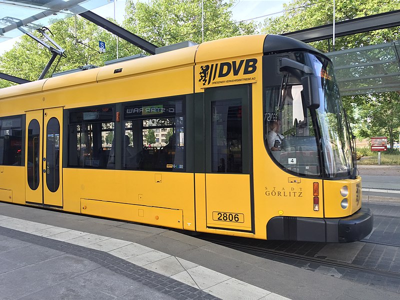 File:Straßenbahnwagen 2806 "Stadt Görlitz" Dresden.jpg