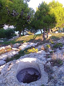 Graves of civilization of Dauni, Monte Saraceno. TOMBE DAUNIE MONTE SARACENO.jpg