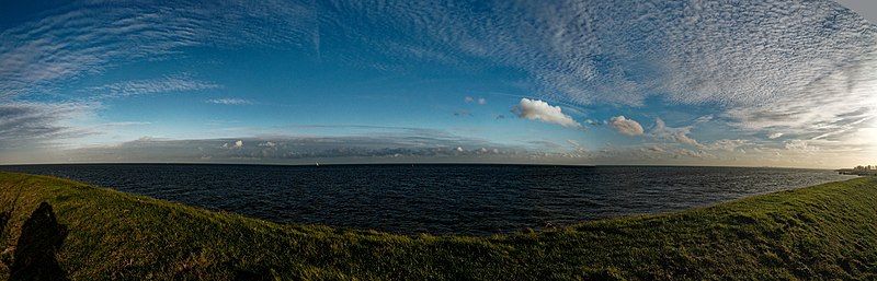 File:Texel - Oudeschild - Waddendijk - ICE Photocompilation Viewing from NE to SE.jpg