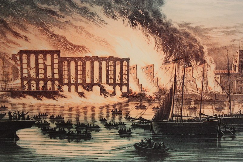 File:The Tooley Street fire by the end of the second day.JPG