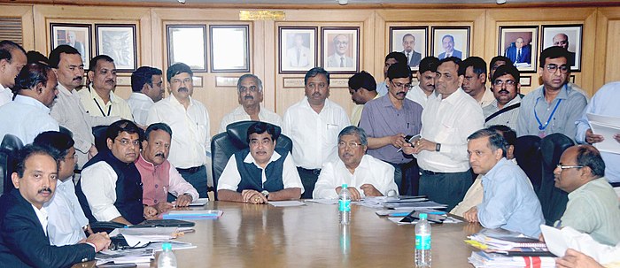 The Union Minister for Road Transport & Highways and Shipping, Shri Nitin Gadkari chairing the review meeting of Mumbai-Goa Coastal Road and JNPT Port Connectivity Road, in Mumbai.jpg