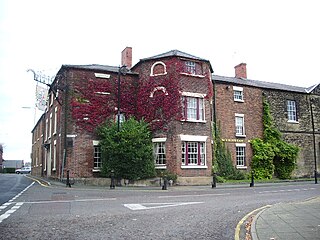 <span class="mw-page-title-main">Wynnstay Arms Hotel, Ruabon</span> Historic pub and hotel in Ruabon, Wales