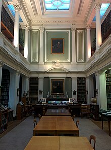 The library of the Linnean Society, Burlington House The main library at the Linnean Society of London 2.jpg