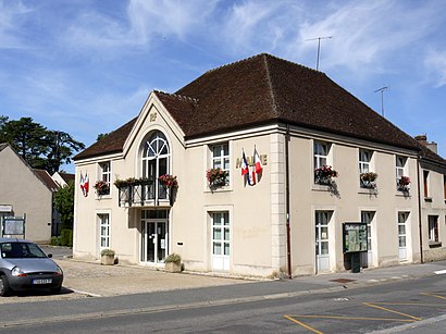 How to get to La Houssaye-en-Brie with public transit - About the place