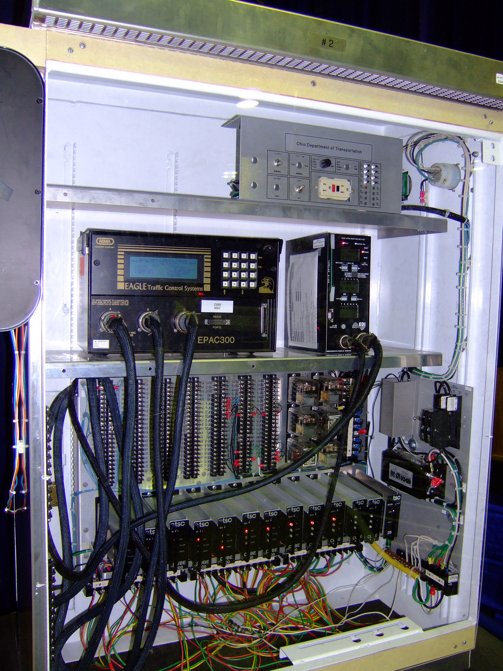 Traffic light control and coordination - Wikipedia york control board wiring diagram 