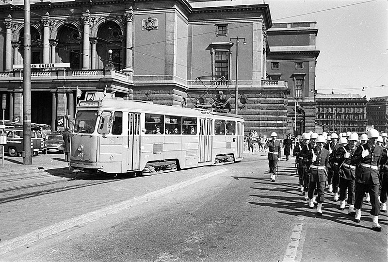 File:Tram in Stockholm passing the Royal guard on there way to the Royal palace in 1963 (6082580962).jpg
