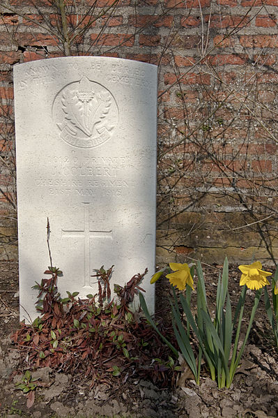 File:Tuileries British Cemetery 9.JPG