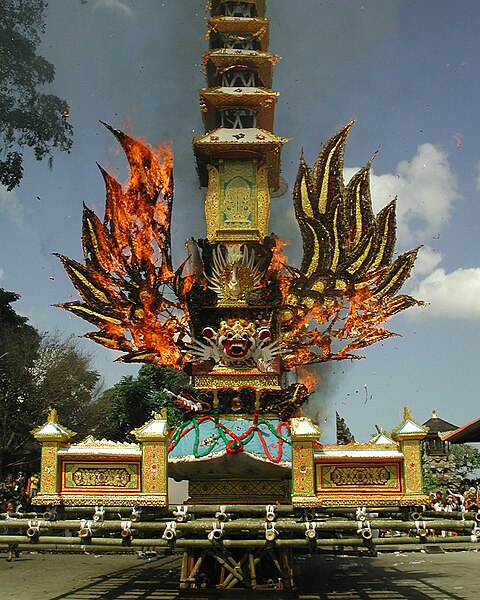 صورة:Ubud Cremation 2.jpg