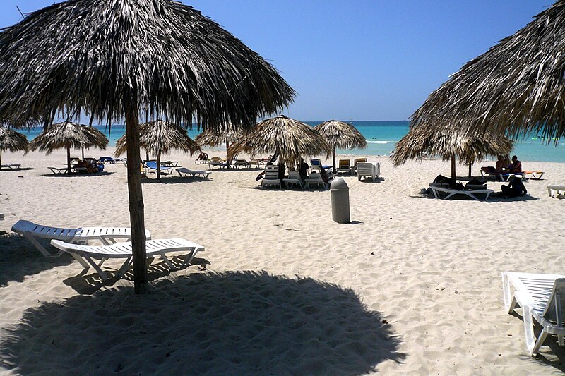 File:Varadero's beach - panoramio.jpg