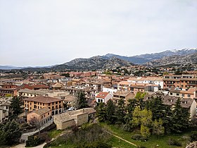 Vista de Manzanares el Real desde el castillo 01.jpg