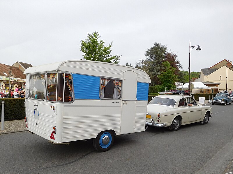 File:Volvo P130 and caravan.jpg