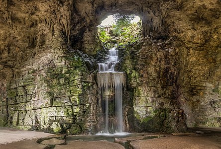 Grotta des Buttes-Chaumont