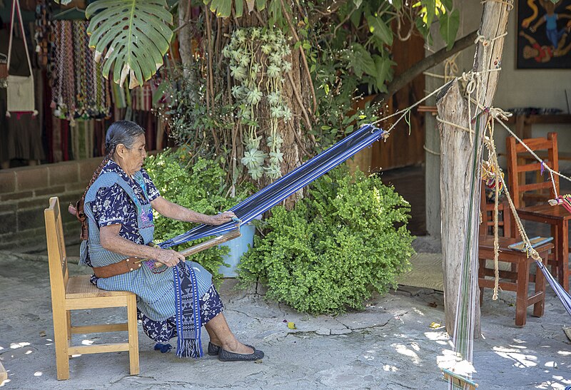 File:Woman on a backstrap loom in Oaxaca.jpg