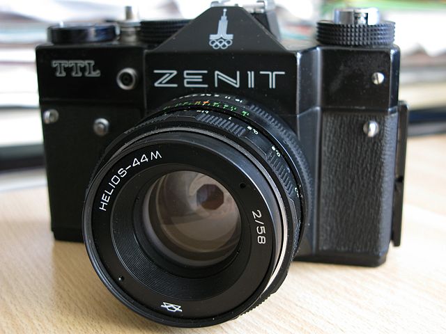 Совјетски фотоапарат Зенит ТТЛ (1977-1985).
