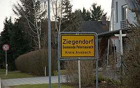 Ziegendorf (Petersaurach), Ortsschild 2586.jpg