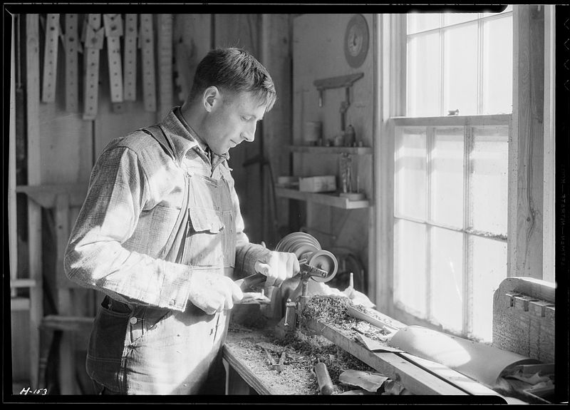 File:"A close-up of one of the men in the shop of the Woodcrafters and Carvers, Gatlinburg, Tennessee." - NARA - 532772.jpg