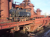 Locomotora de vapor-monumento 9Pm-161 en Nizhny Tagil (planta-museo)