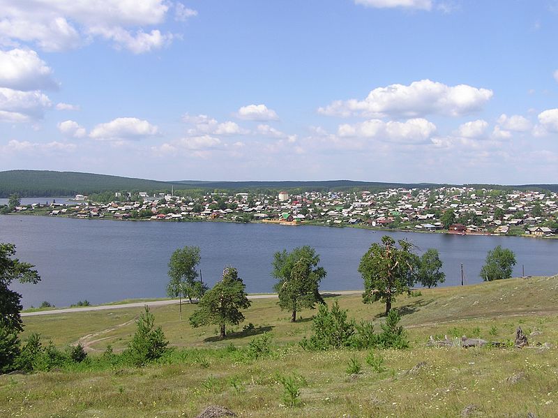 File:Сысерть, виды с горы - panoramio (1).jpg