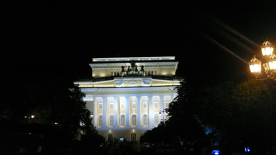 Здание Александринского театра, где служила актриса