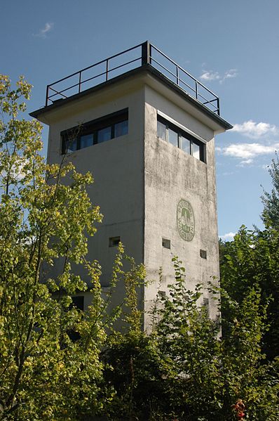 File:06 Brandenburg 1 Grenzwachturm Bergfelde.JPG