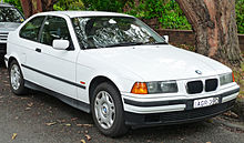 1998 BMW 316i (E36) hatchback (2011-11-18) 01.jpg