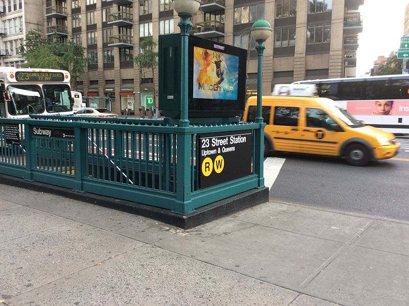 File:23rd St Broadway subway entrance Oct 2016 03.jpg