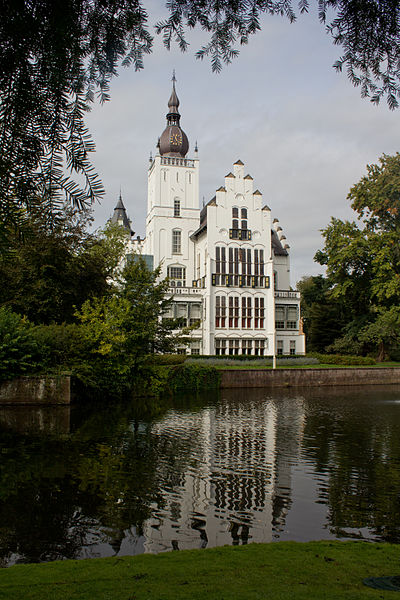 File:521311 Leeuwenstein gemeentehuis.jpg