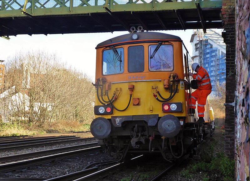 File:73965 and 73 number 962 Tonbridge to Tonbridge 3Y05 SITT (38170160745).jpg