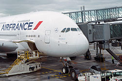 Airbus A380 di Air France all'aeroporto di Parigi Charles de Gaulle