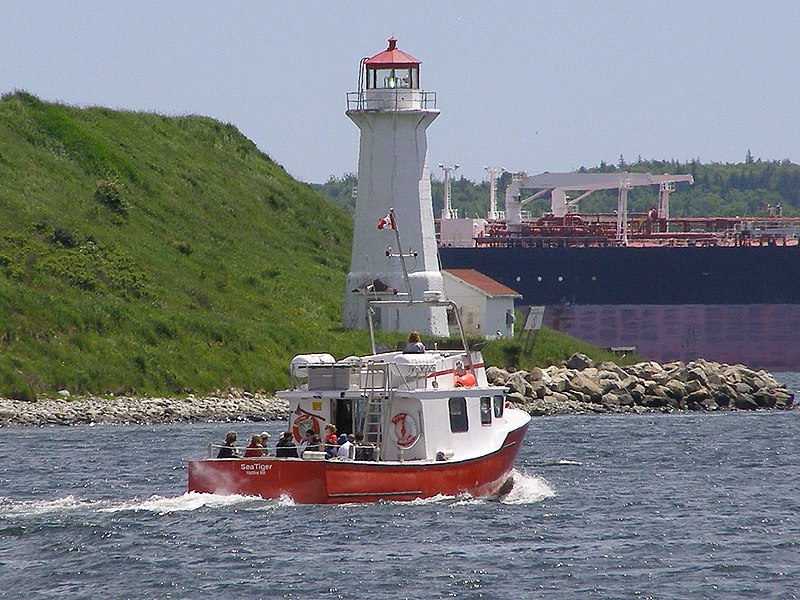 File:A Tuesday afternoon on the Halifax harbour (July 3 2007) (707106601).jpg