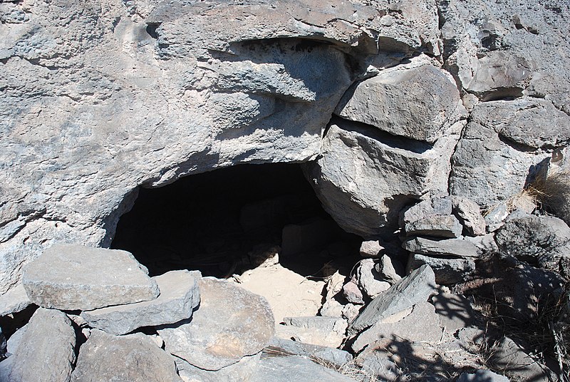 File:A hollow cave at La Bajada Mesa near Santa Fe, NM (cf094504-dac6-40d4-a85d-6a7bfc8db582).JPG