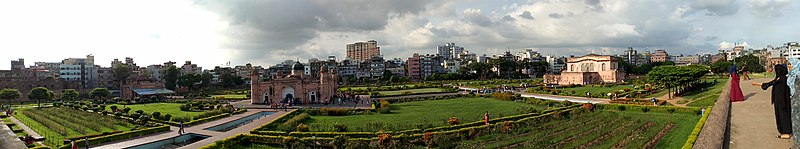 File:A panoromic view of Lalbagh Fort.jpg