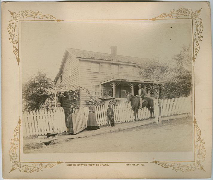 File:African American family in front of their Pennsylvania residence (20663267211).jpg