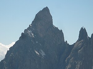 Aiguilles Noire de Peuterey fra Val Veny (lengst til høyre les Dames Anglaises)